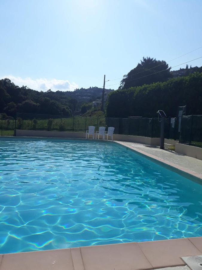 Dans Un Jardin Bb Et Jacuzzi Bed & Breakfast Mandelieu La Napoule Luaran gambar