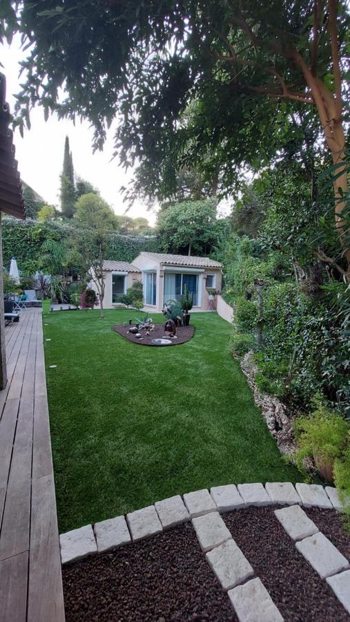 Dans Un Jardin Bb Et Jacuzzi Bed & Breakfast Mandelieu La Napoule Luaran gambar